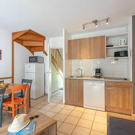 Confort-4 By Interhome Nyaraló *